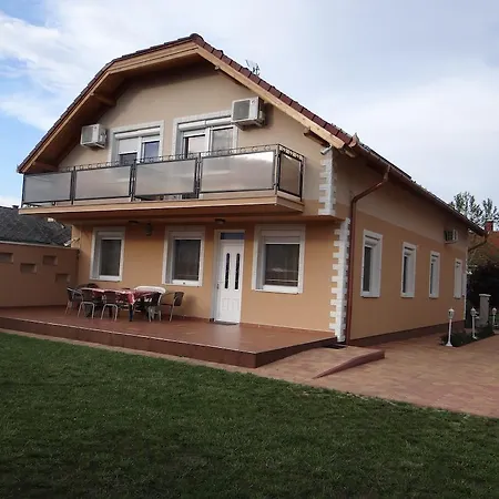 Marinica Feriehus Hajdúszoboszló