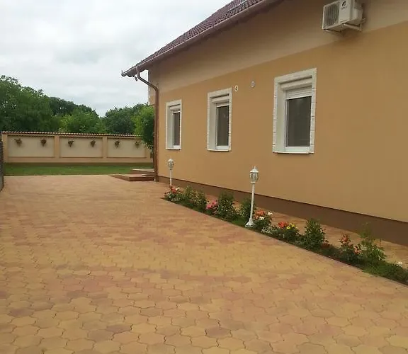 Marinica Case de vacanță